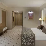 إن جي ويلنيس آند كونفنشن أفيون منتجع 5*